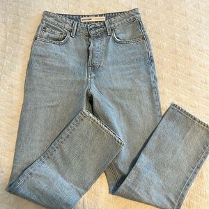 The Karolina GRLFRND jeans